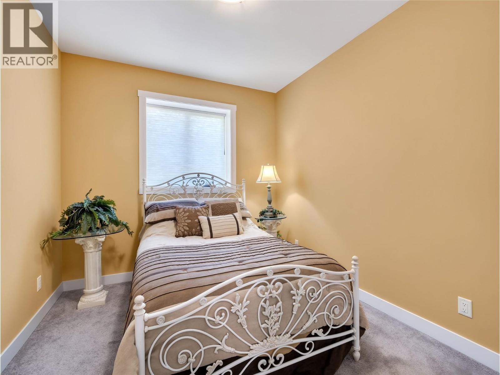 2 1791 10 Street Southwest, Salmon Arm