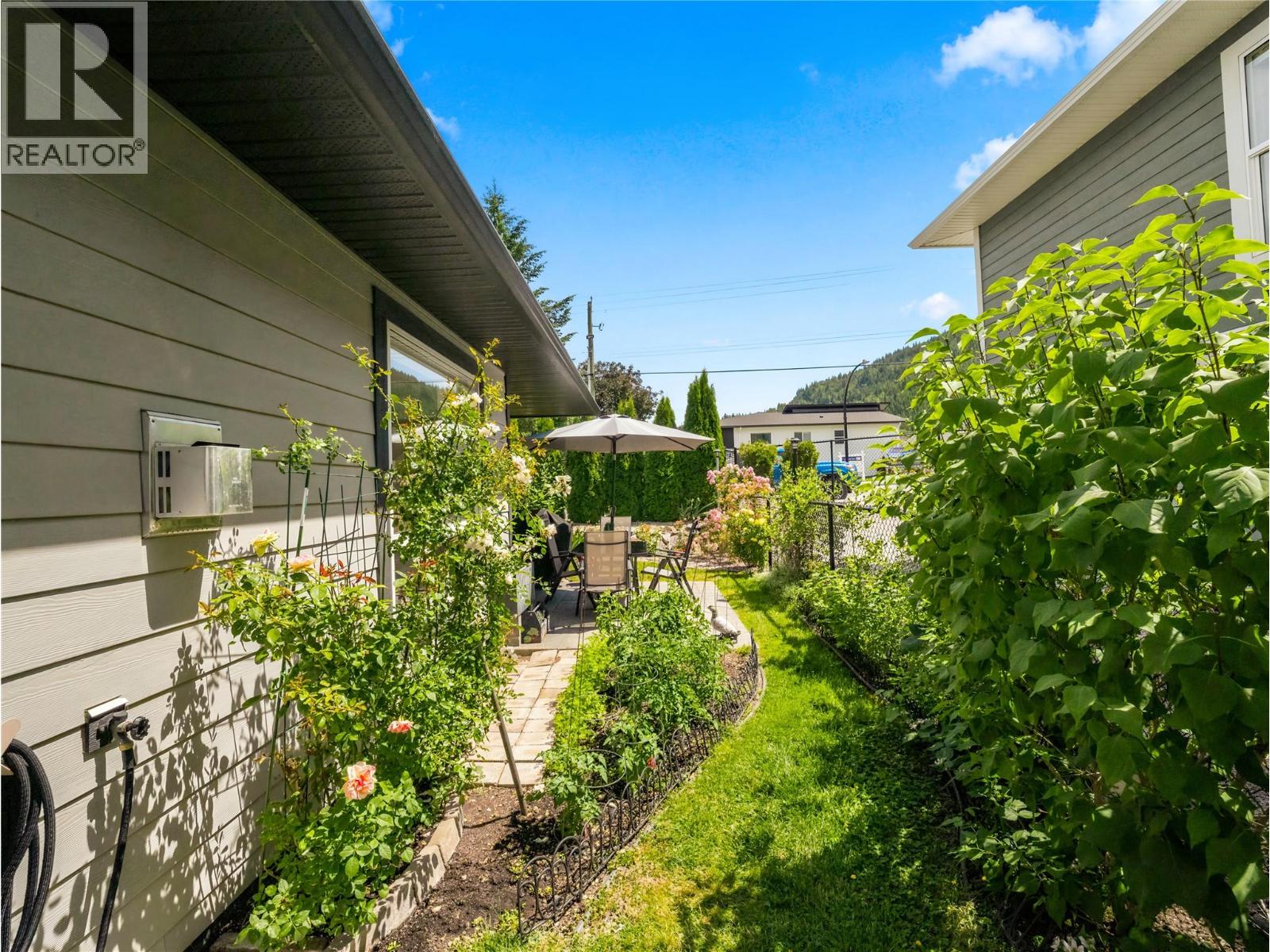 2 1791 10 Street Southwest, Salmon Arm