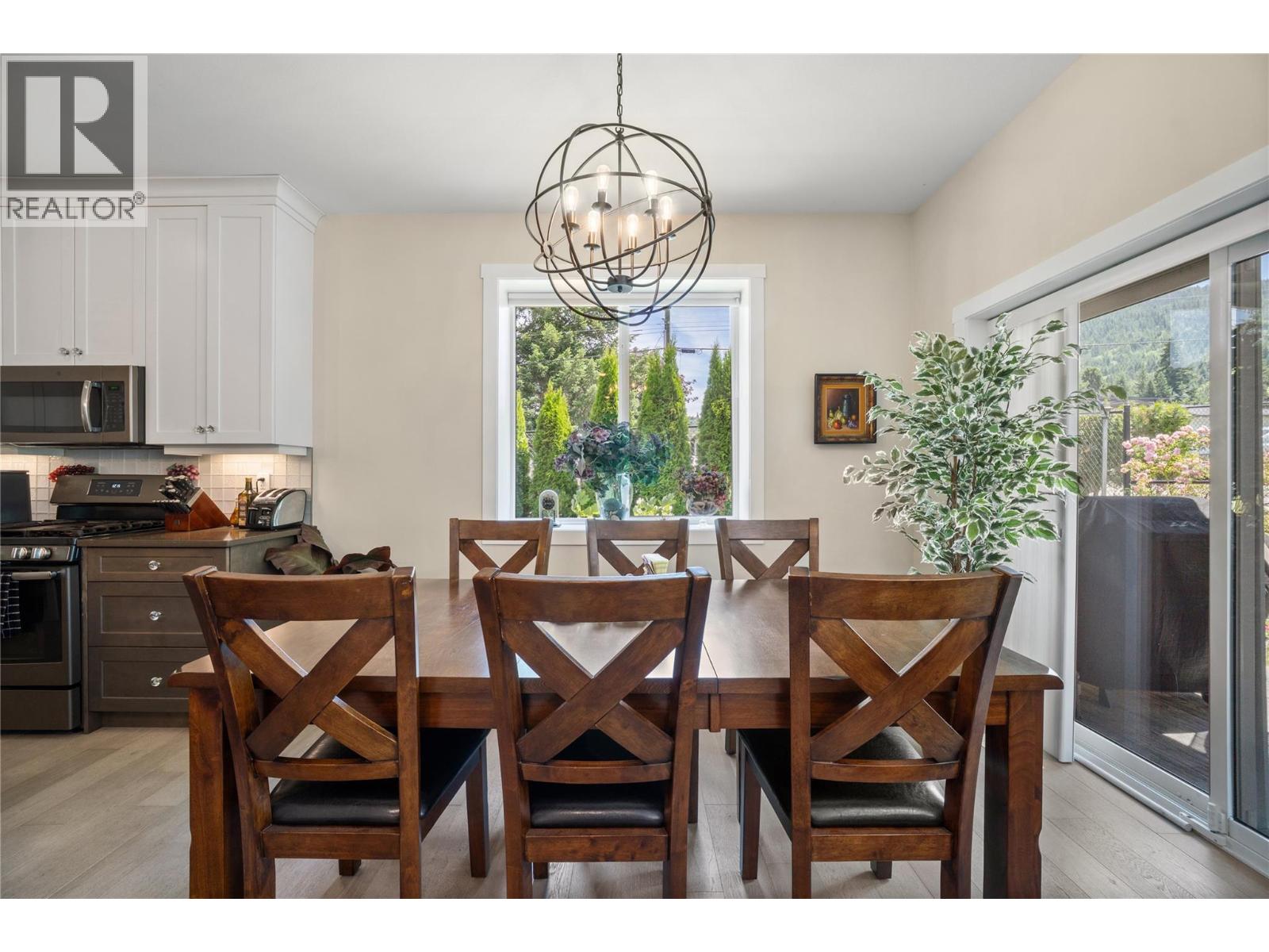 2 1791 10 Street Southwest, Salmon Arm