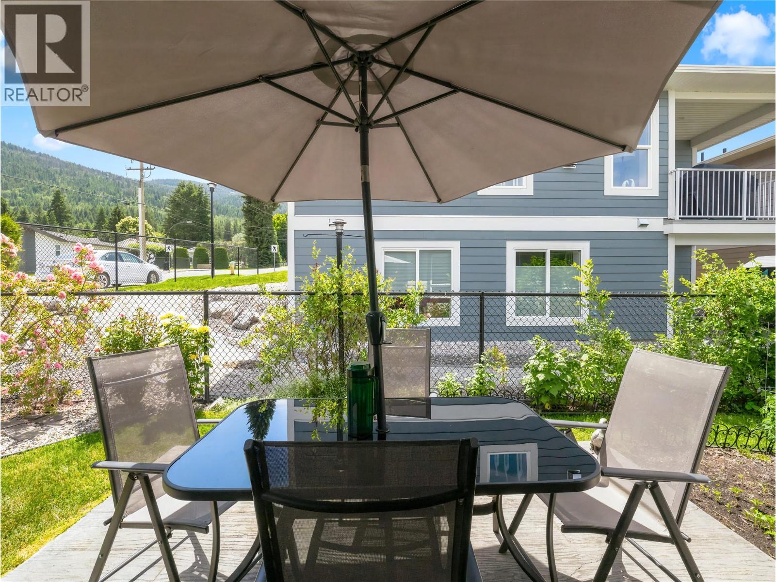 2 1791 10 Street Southwest, Salmon Arm