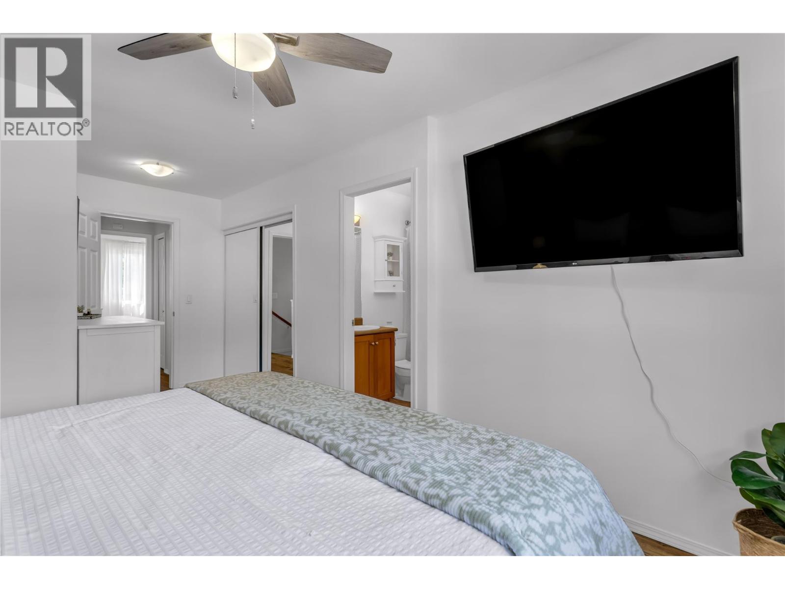5460 CLEMENTS Crescent Unit# 103, Peachland