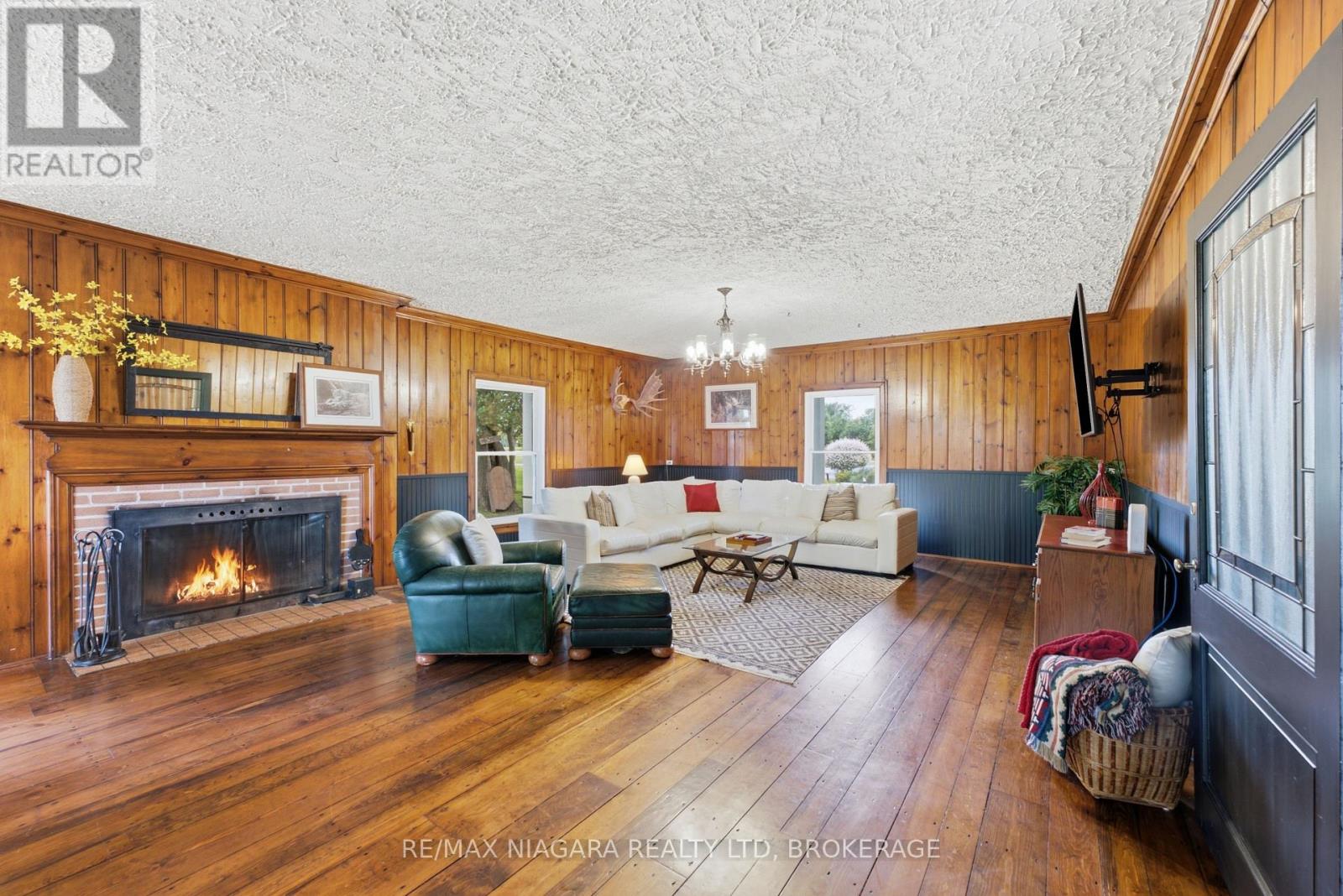 214 WINDMILL POINT ROAD S - Image 13