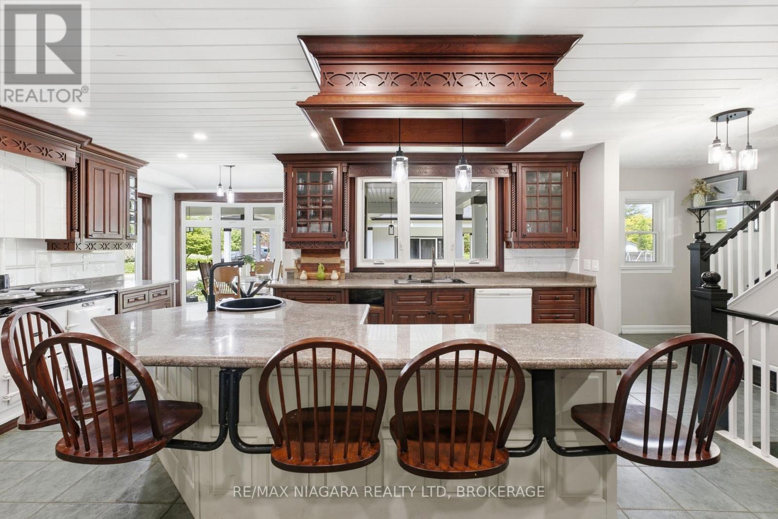 214 WINDMILL POINT ROAD S - Image 18