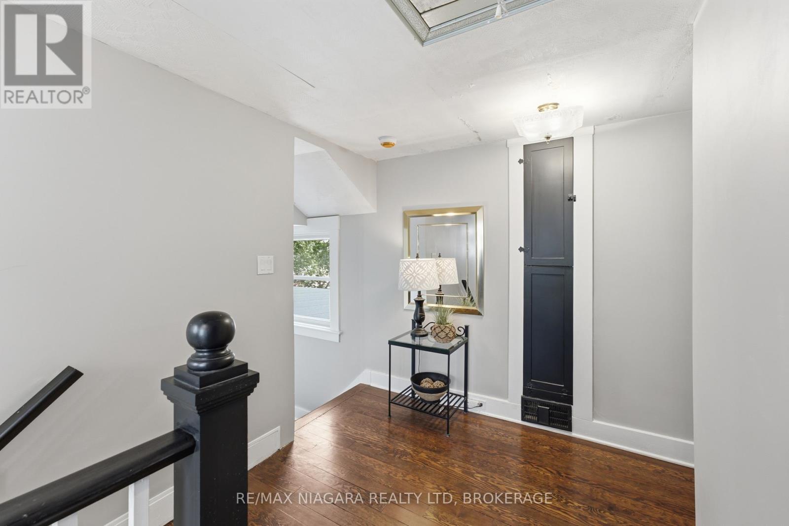 214 WINDMILL POINT ROAD S - Image 35