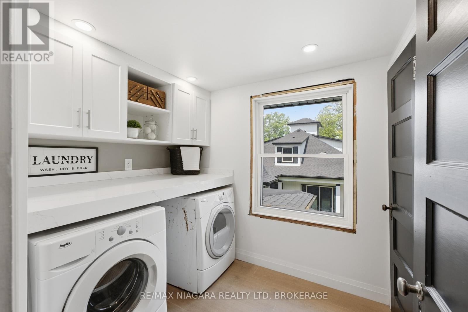 214 WINDMILL POINT ROAD S - Image 36