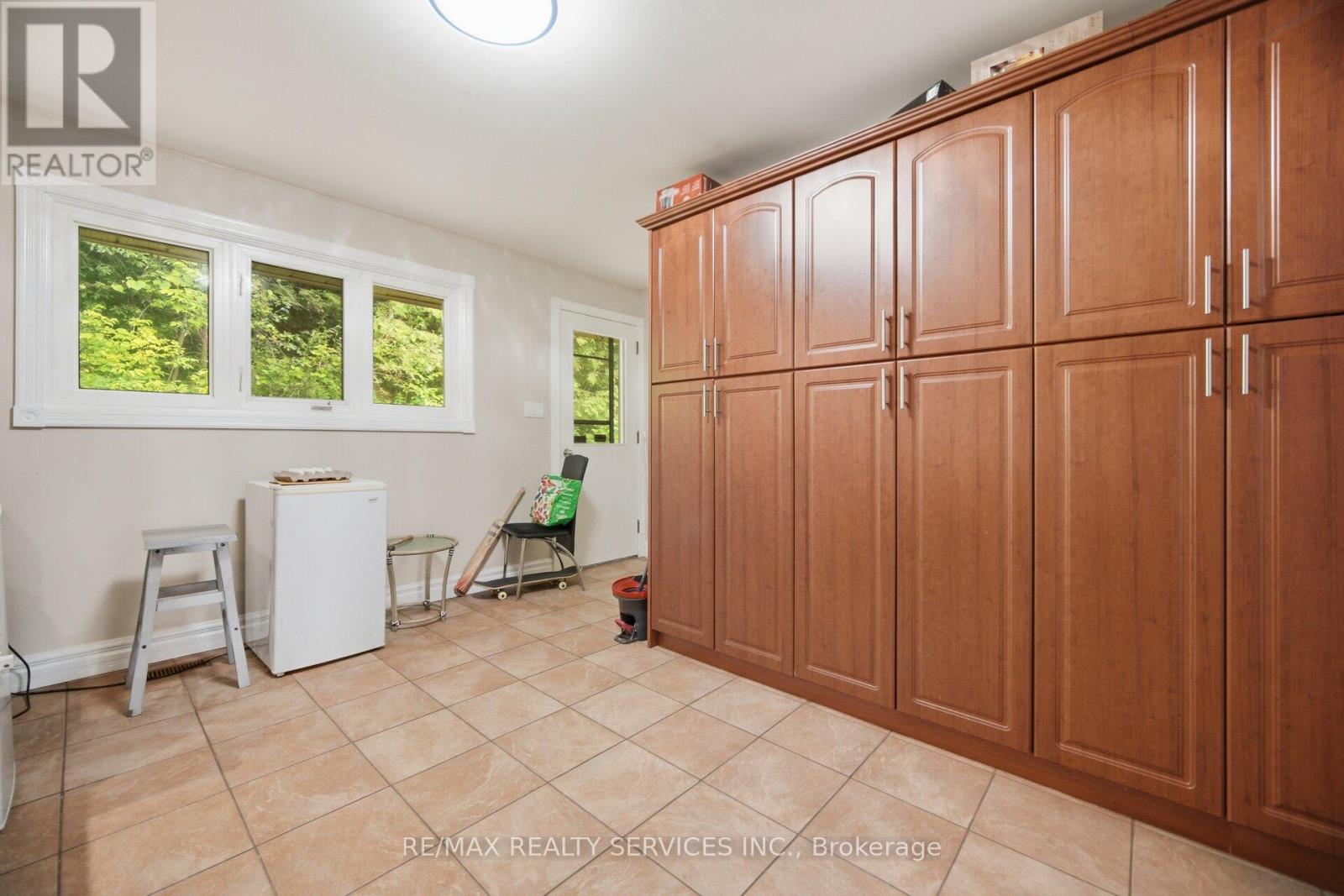 685 KING STREET - 15