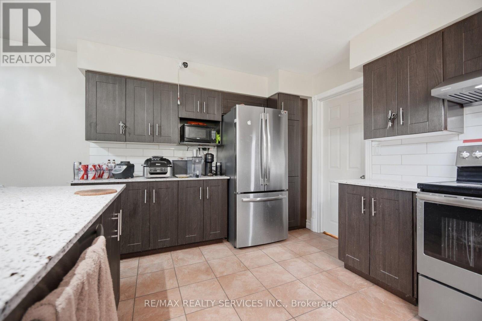 685 KING STREET - 21