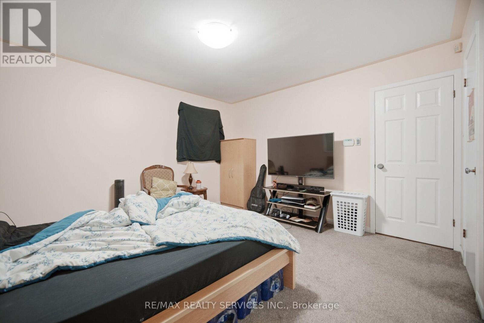 685 KING STREET - 33