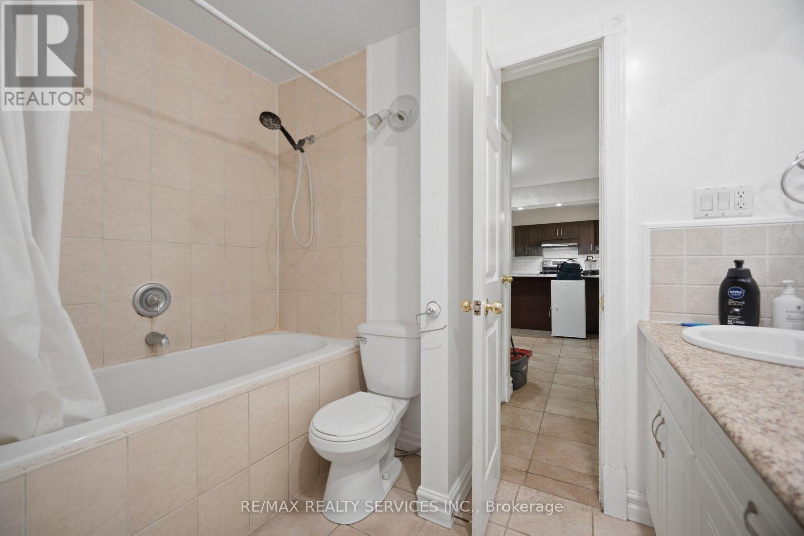 685 KING STREET - 36