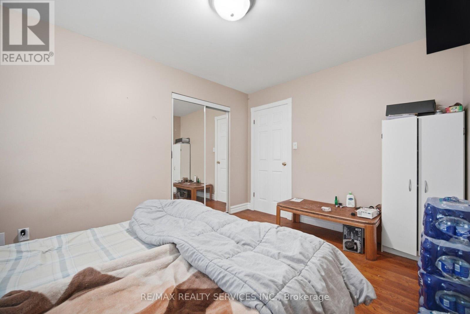 685 KING STREET - 41