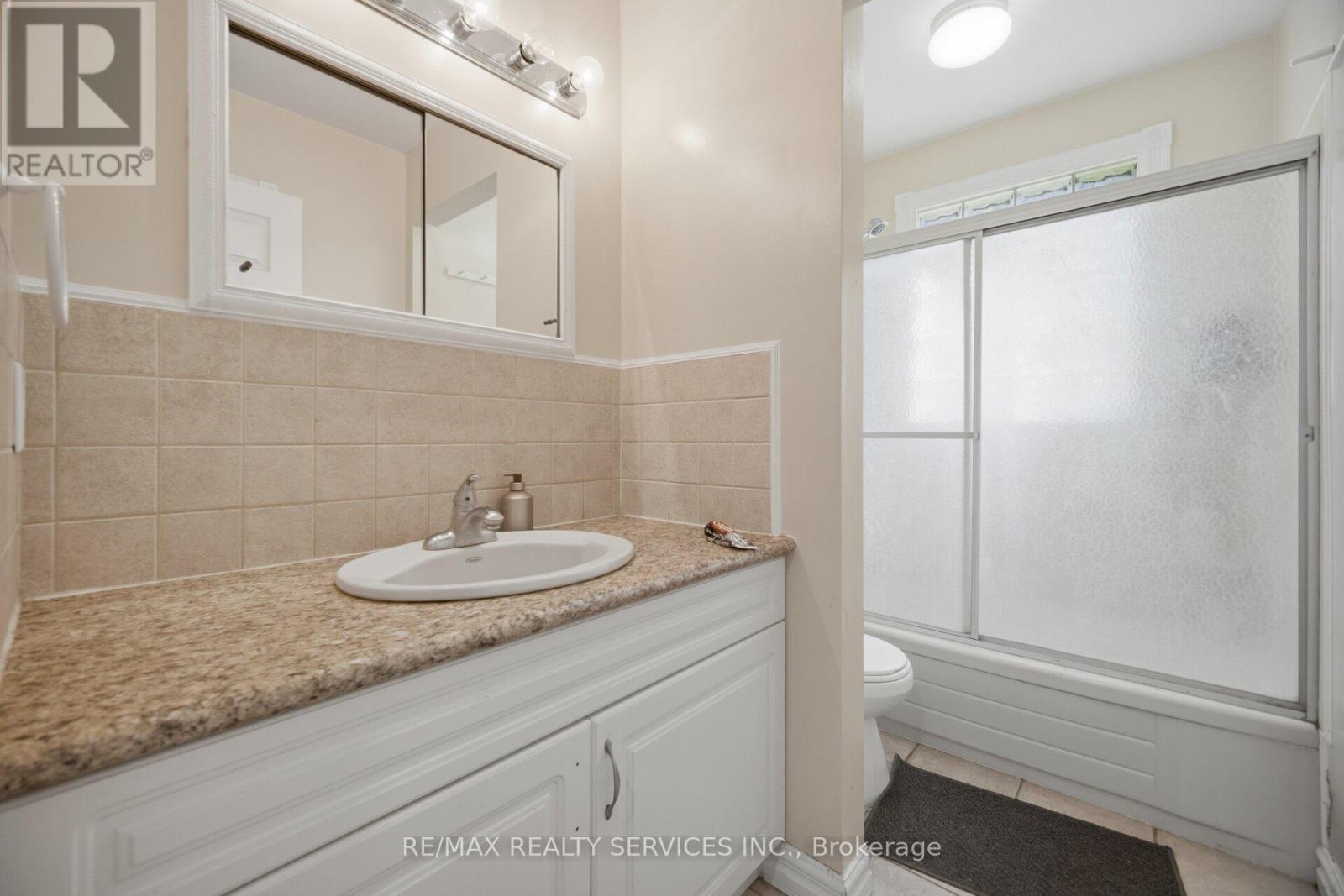 685 KING STREET - 42