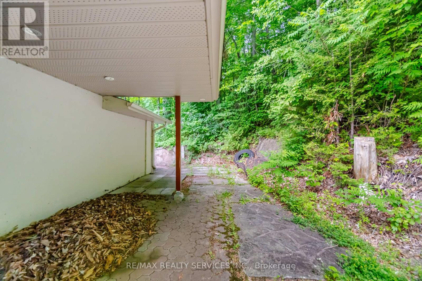 685 KING STREET - 44