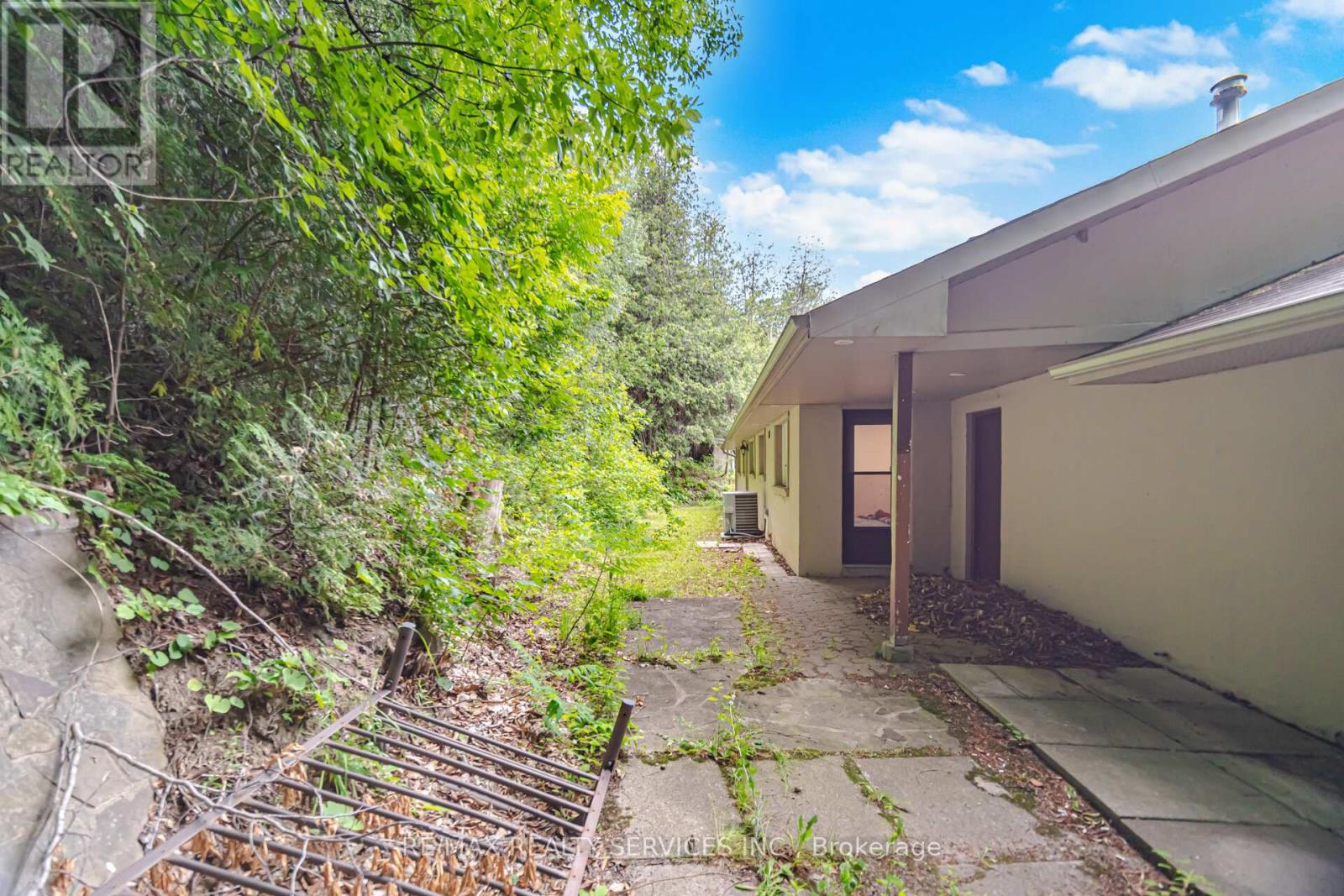 685 KING STREET - 46