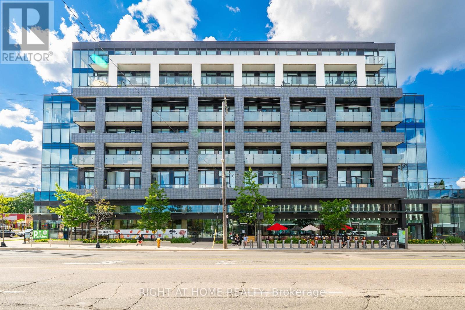 #414 4208 DUNDAS STREET W - 1
