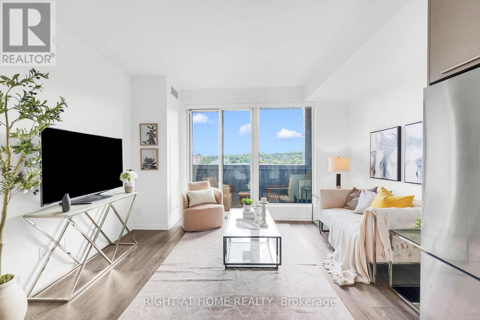 #414 4208 DUNDAS STREET W - 11