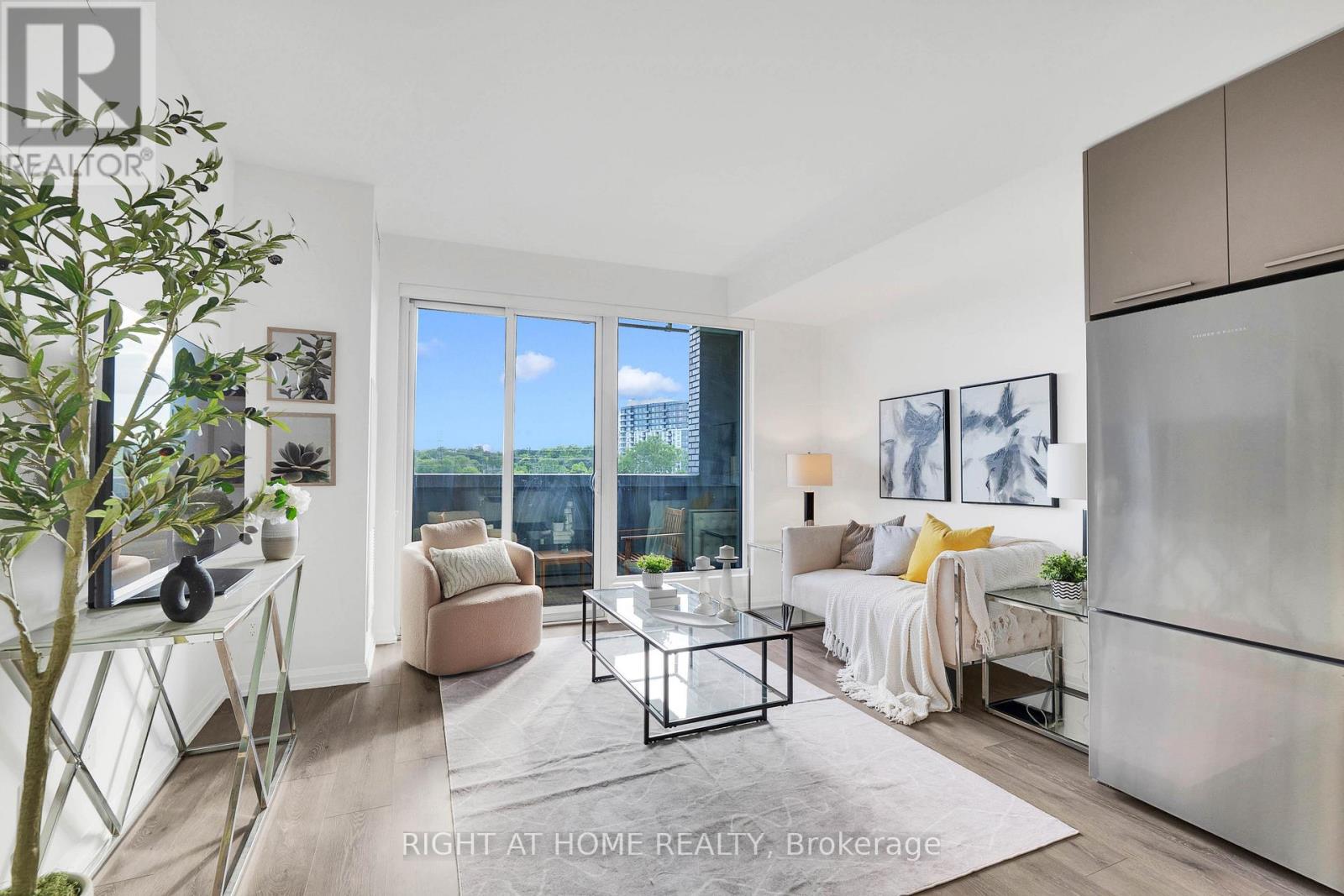 #414 4208 DUNDAS STREET W - 12