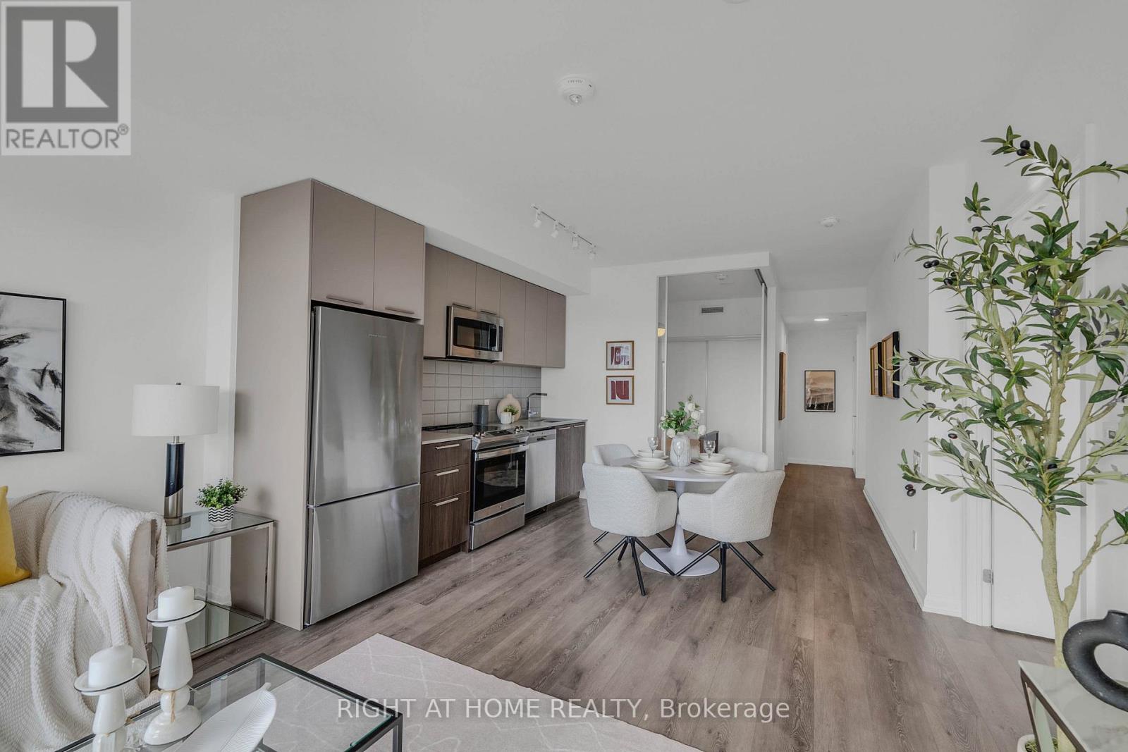 #414 4208 DUNDAS STREET W - 14