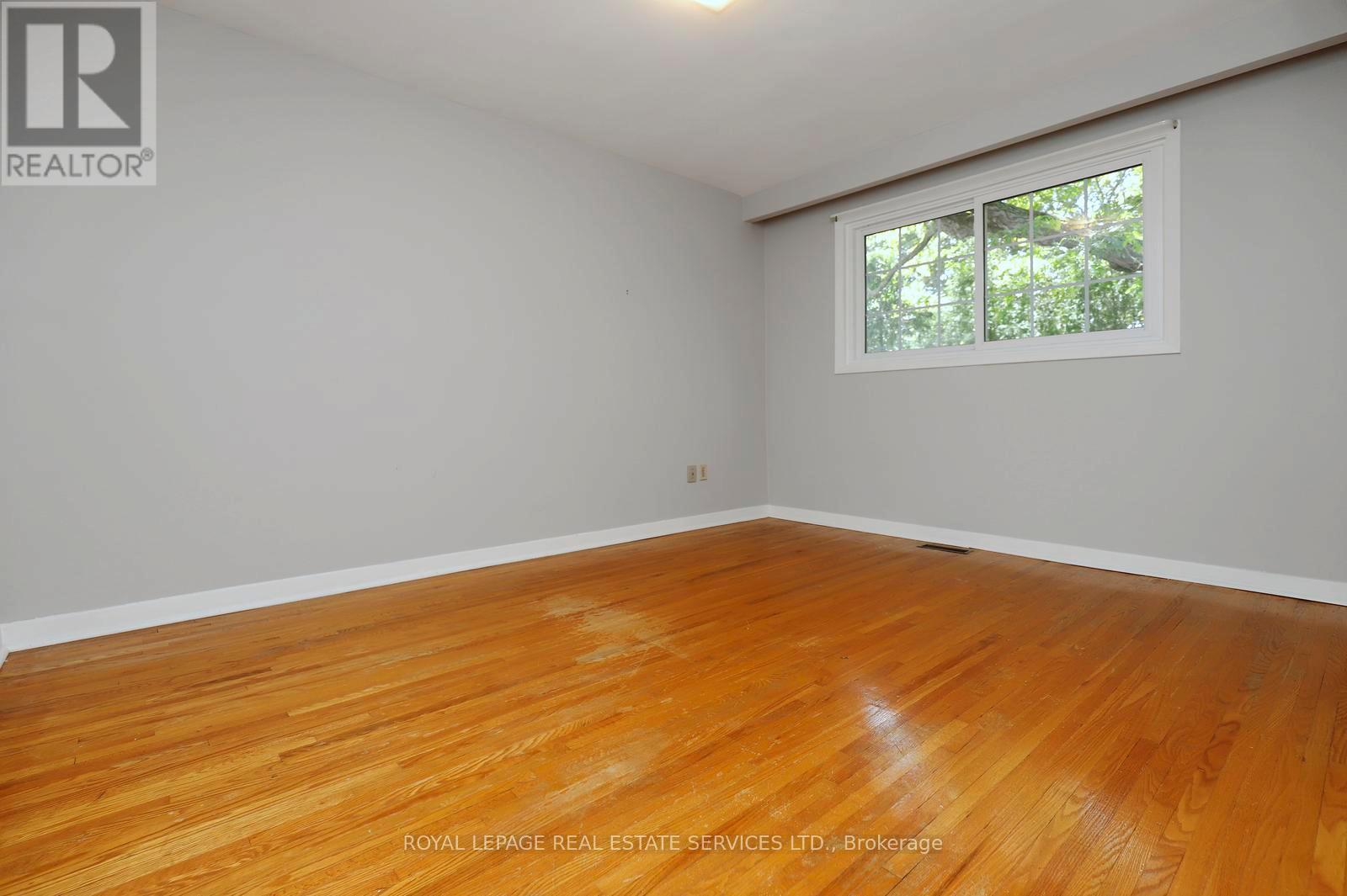 1492 HILLGROVE ROAD - 33