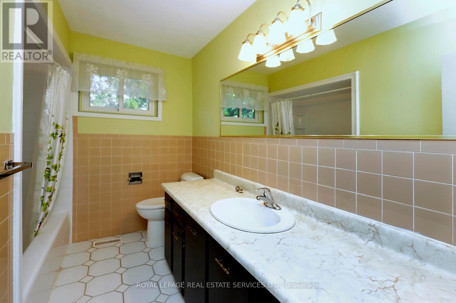 1492 HILLGROVE ROAD - 36