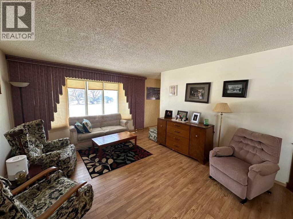 21 1 Avenue W - 3