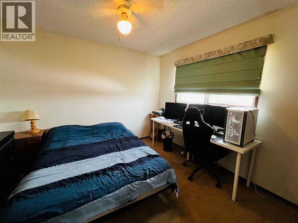 21 1 Avenue W - 12
