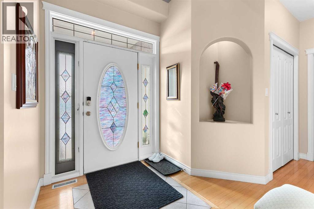 22 Turner Crescent SE - 3