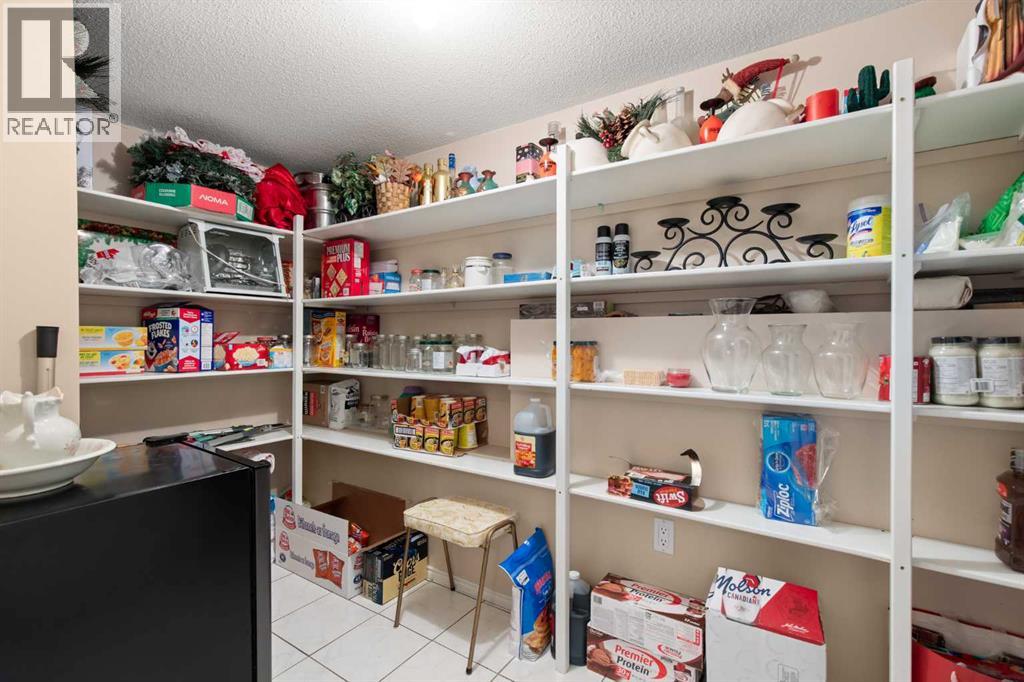 22 Turner Crescent SE - 41
