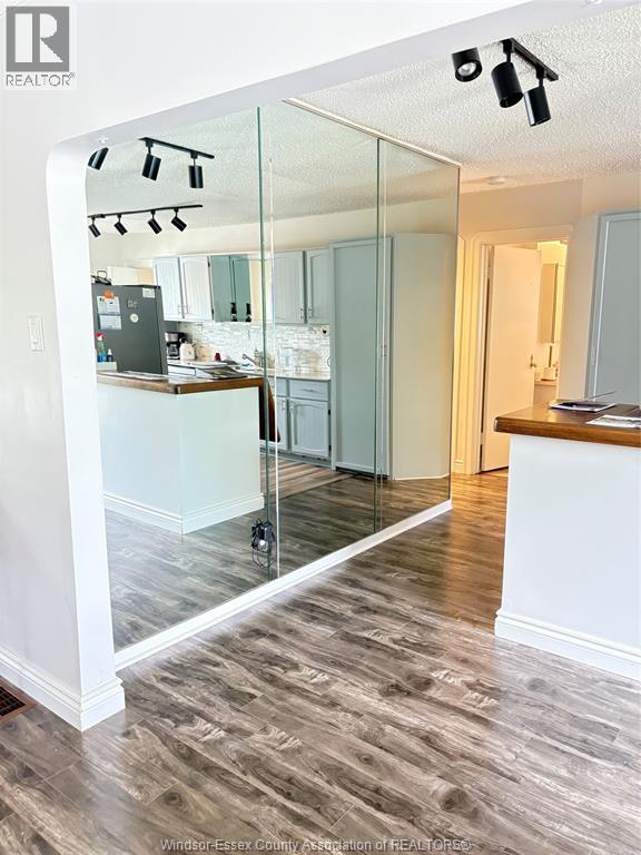2437 RIVERSIDE DRIVE West - 11