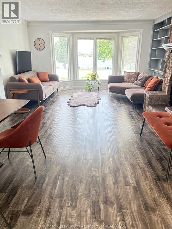 2437 RIVERSIDE DRIVE West - 8