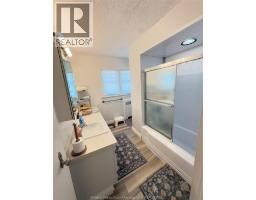 2437 Riverside Drive West, Windsor, ON N9B1B2 Photo 17