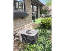 2437 Riverside Drive West, Windsor, ON N9B1B2 Photo 26