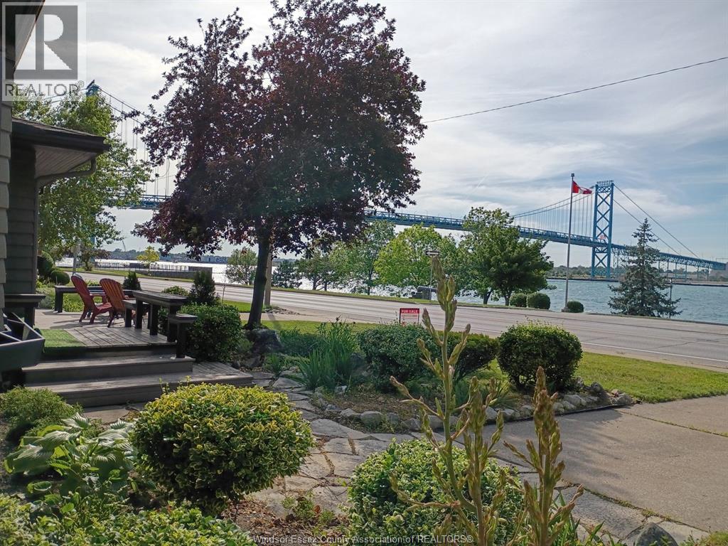 2437 RIVERSIDE DRIVE West - 4