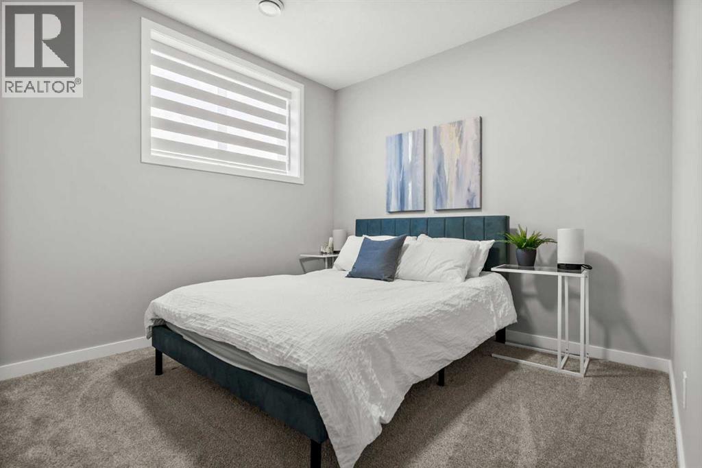 243 Silver Spruce Grove SW - 36