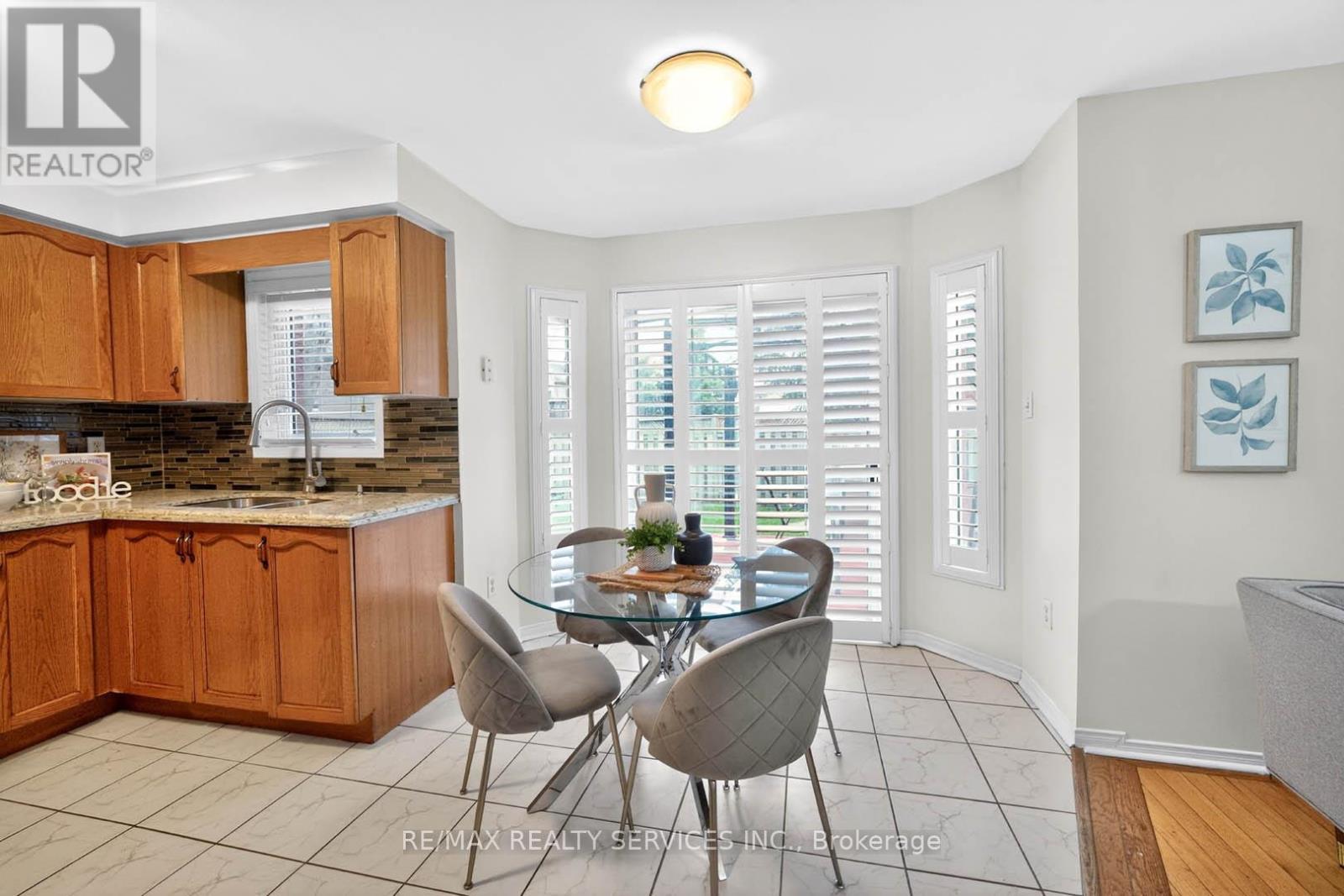 6 CREEKWOOD DRIVE - 20