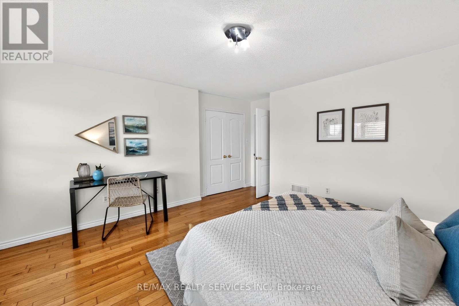 6 CREEKWOOD DRIVE - 34