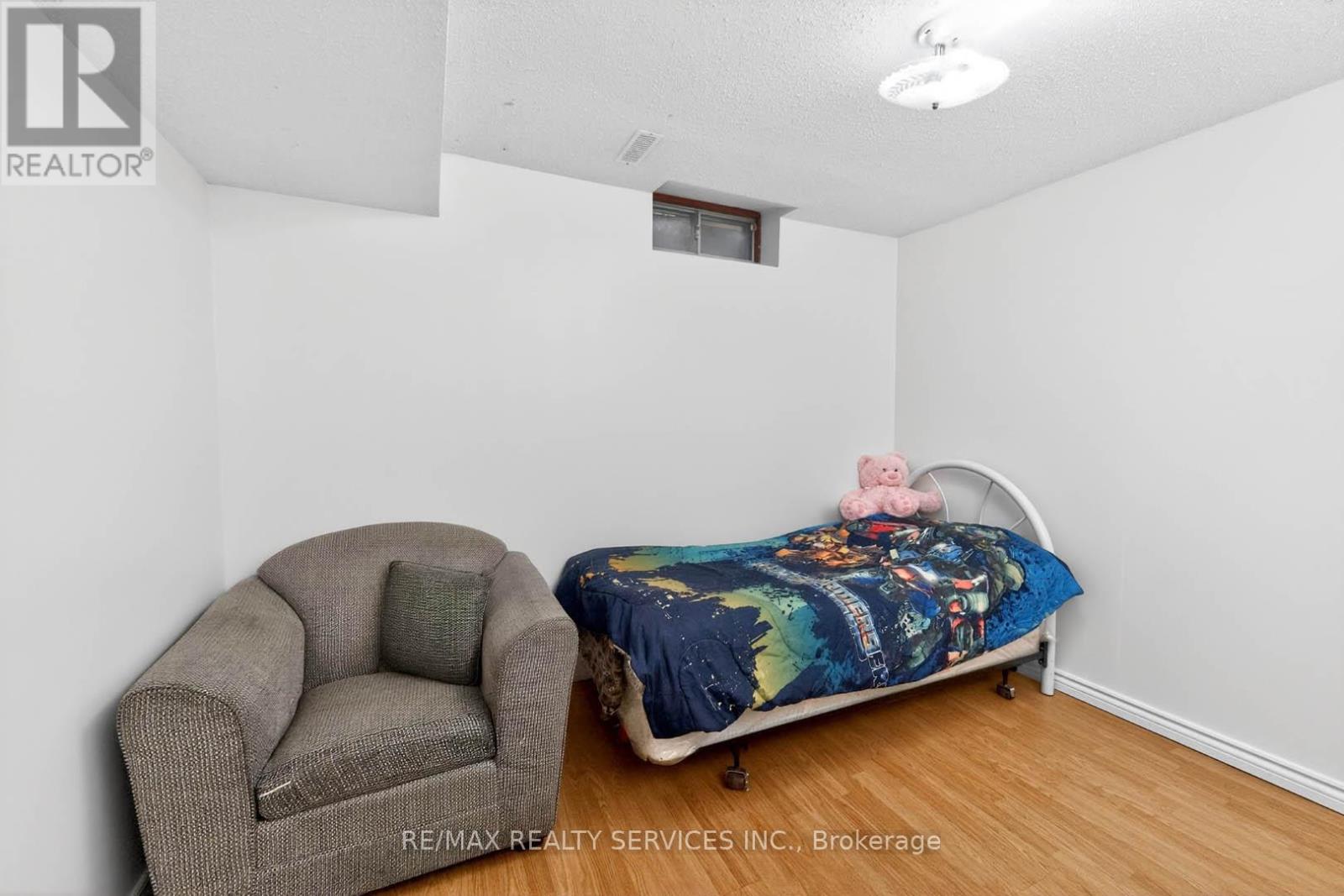 6 CREEKWOOD DRIVE - 45