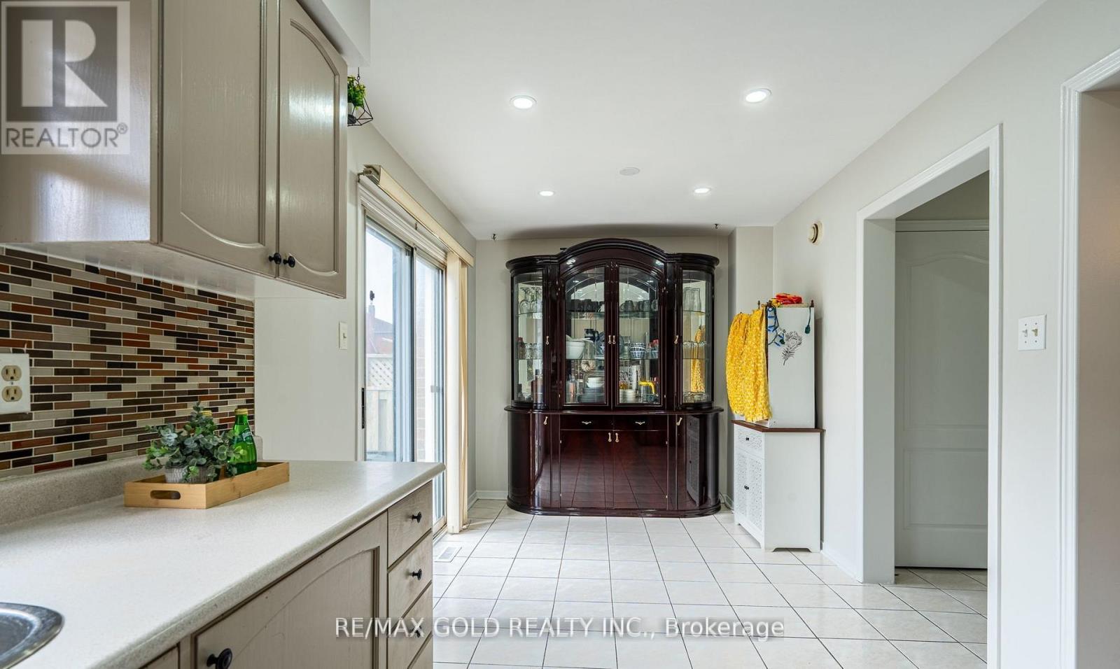 94 BIGHORN CRESCENT - 13