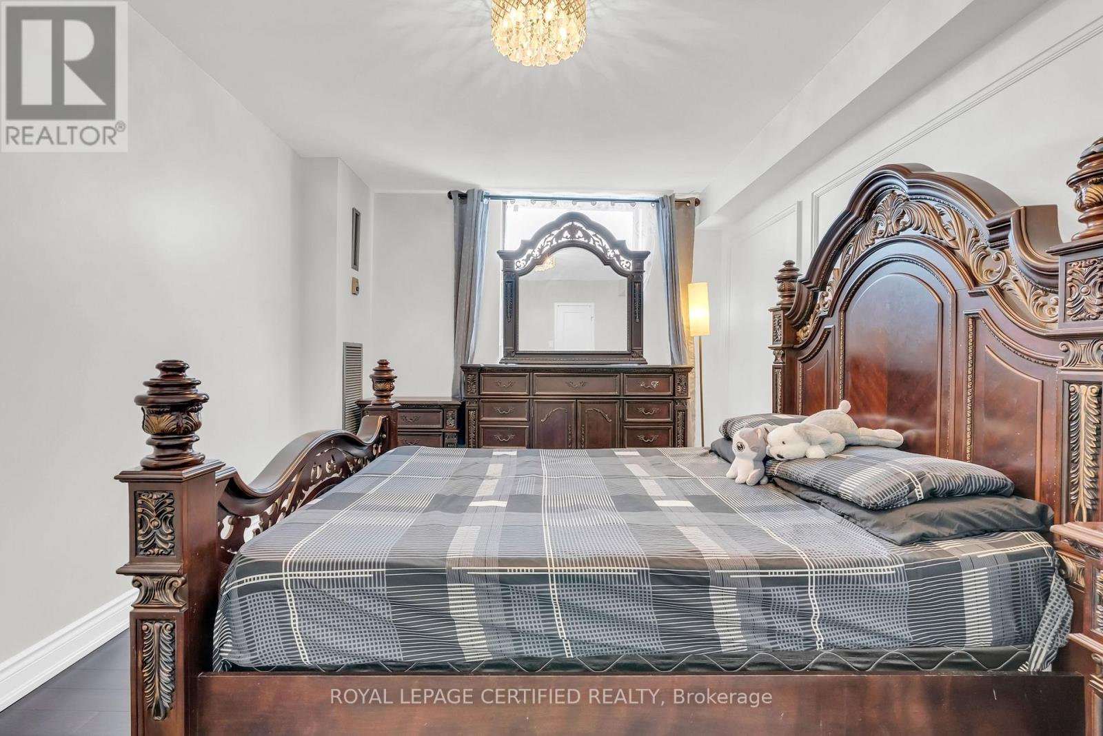 #1402 3170 KIRWIN AVENUE - 26