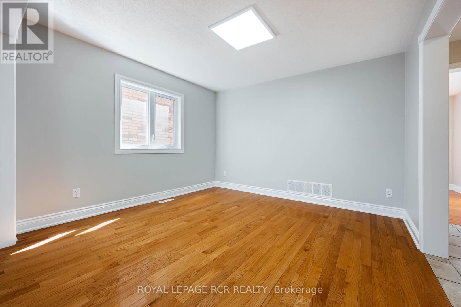 367 MARSHALL CRESCENT - 10