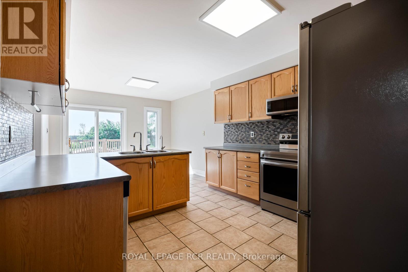 367 MARSHALL CRESCENT - 14