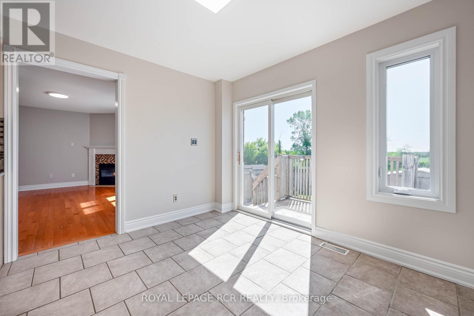 367 MARSHALL CRESCENT - 17