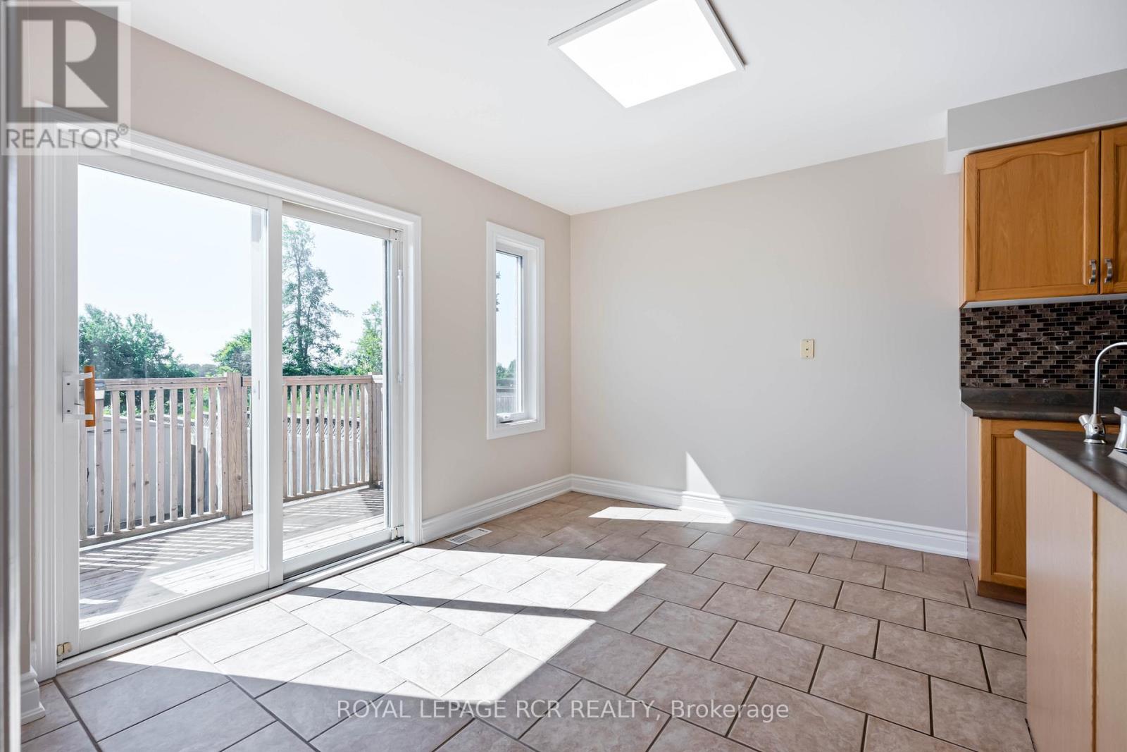 367 MARSHALL CRESCENT - 18