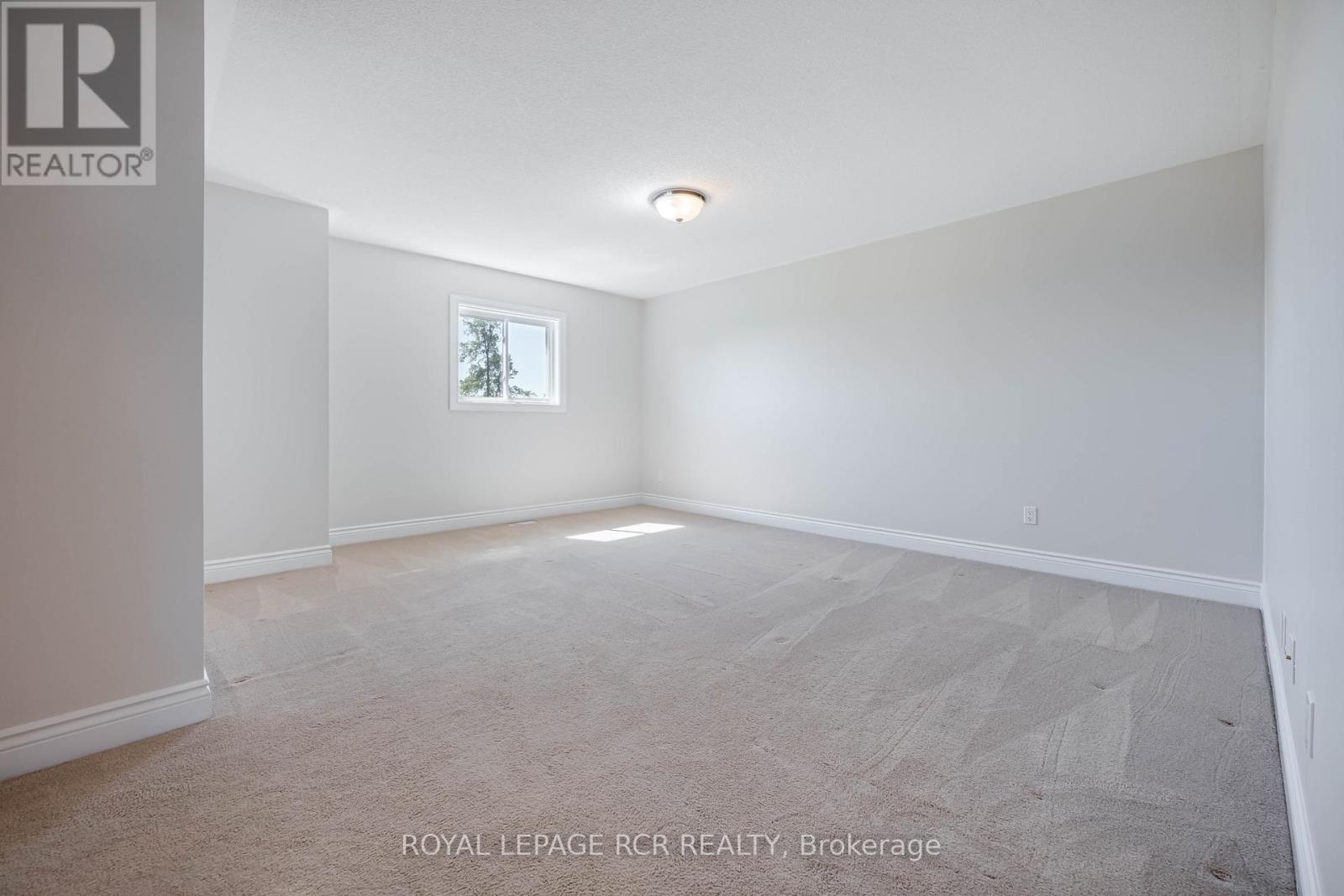 367 MARSHALL CRESCENT - 23