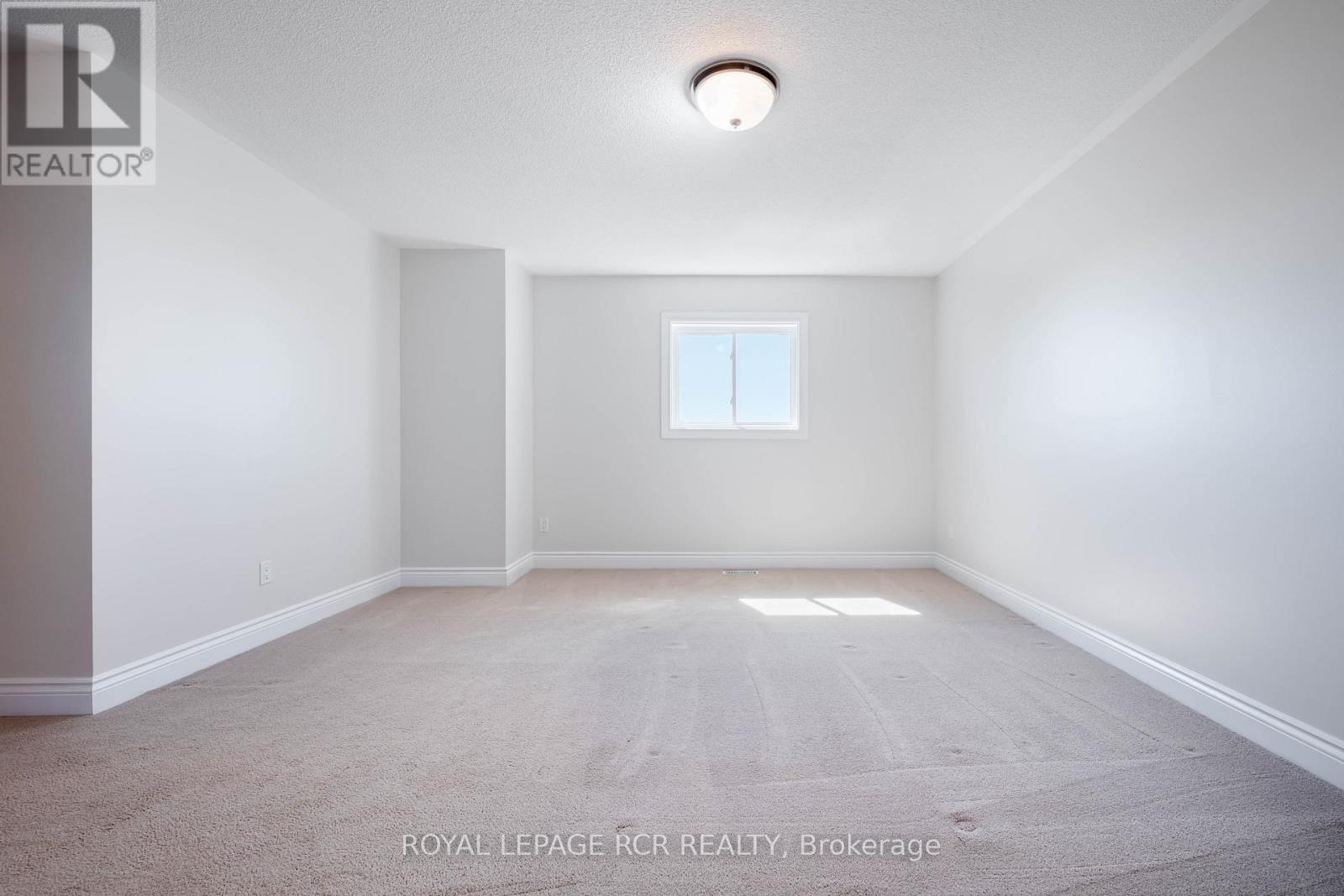 367 MARSHALL CRESCENT - 24