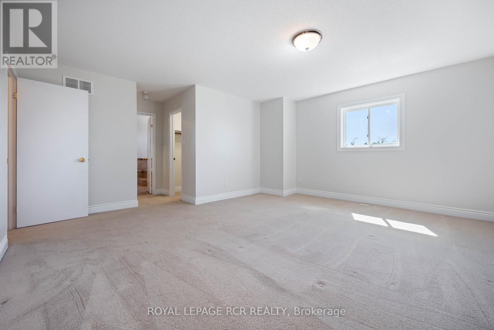 367 MARSHALL CRESCENT - 25