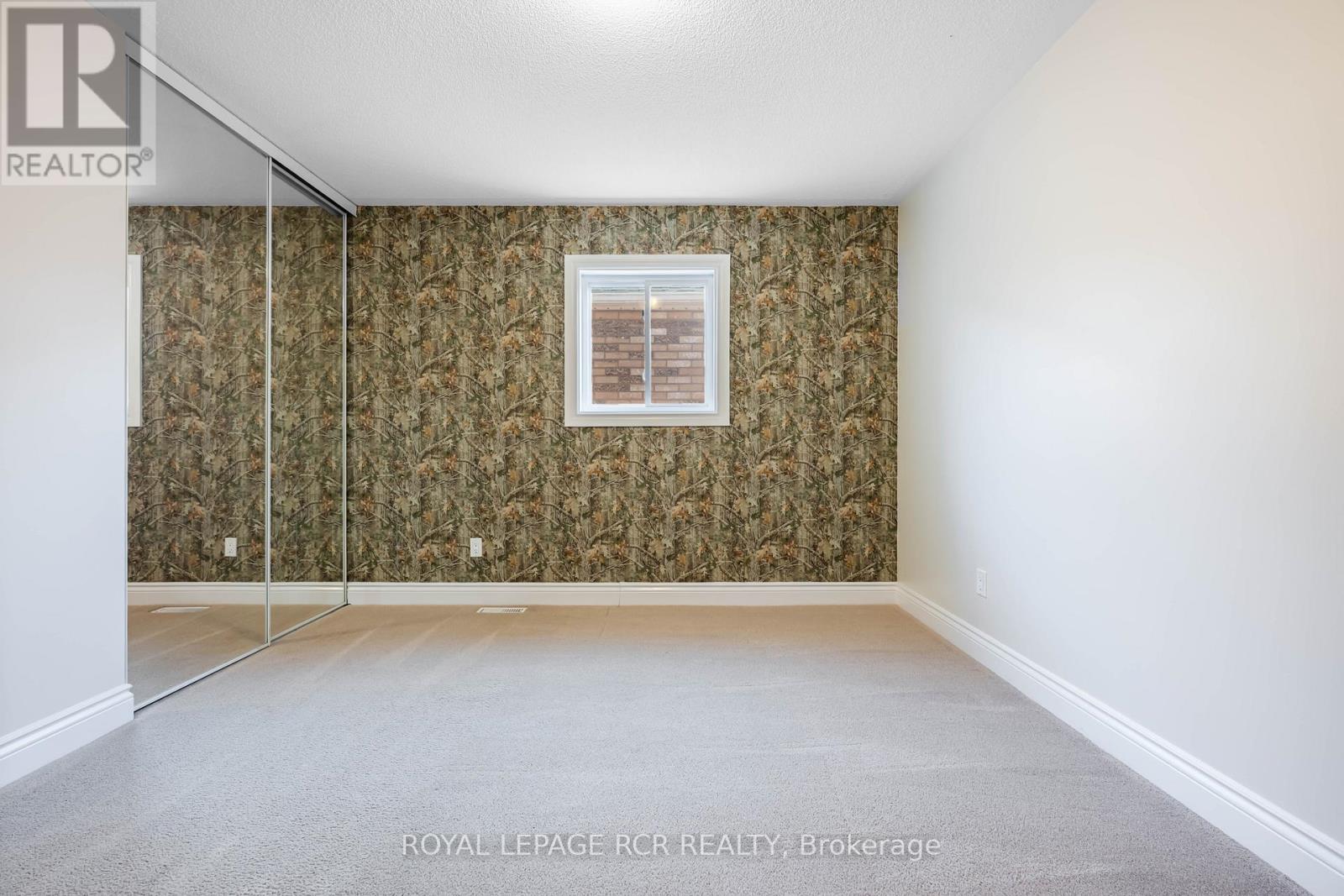 367 MARSHALL CRESCENT - 29