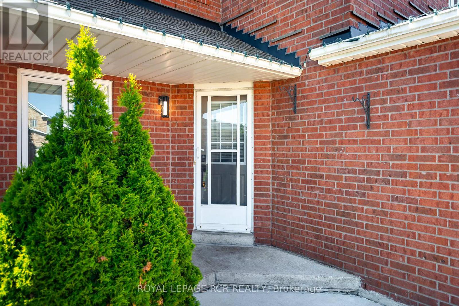 367 MARSHALL CRESCENT - 3