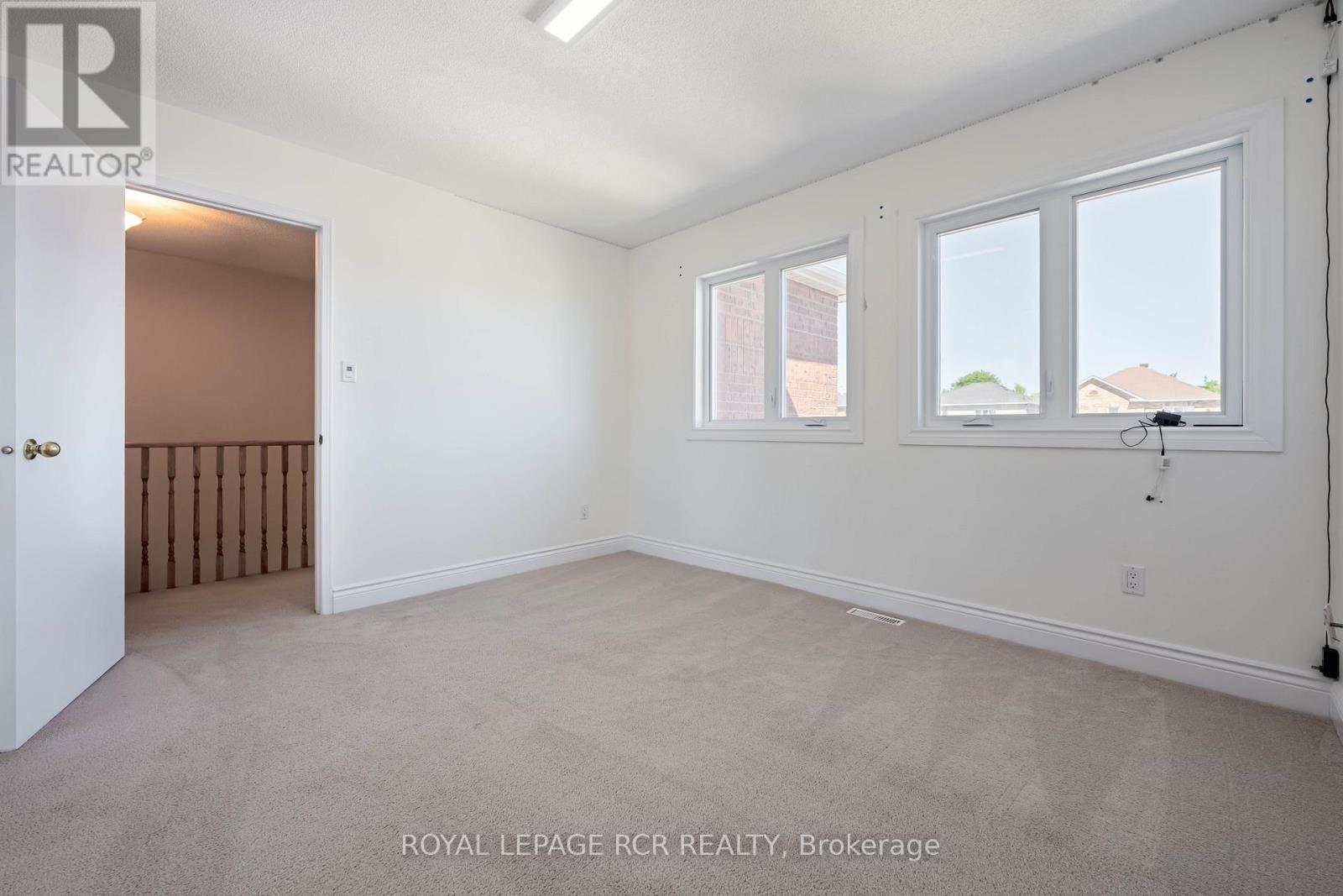 367 MARSHALL CRESCENT - 32