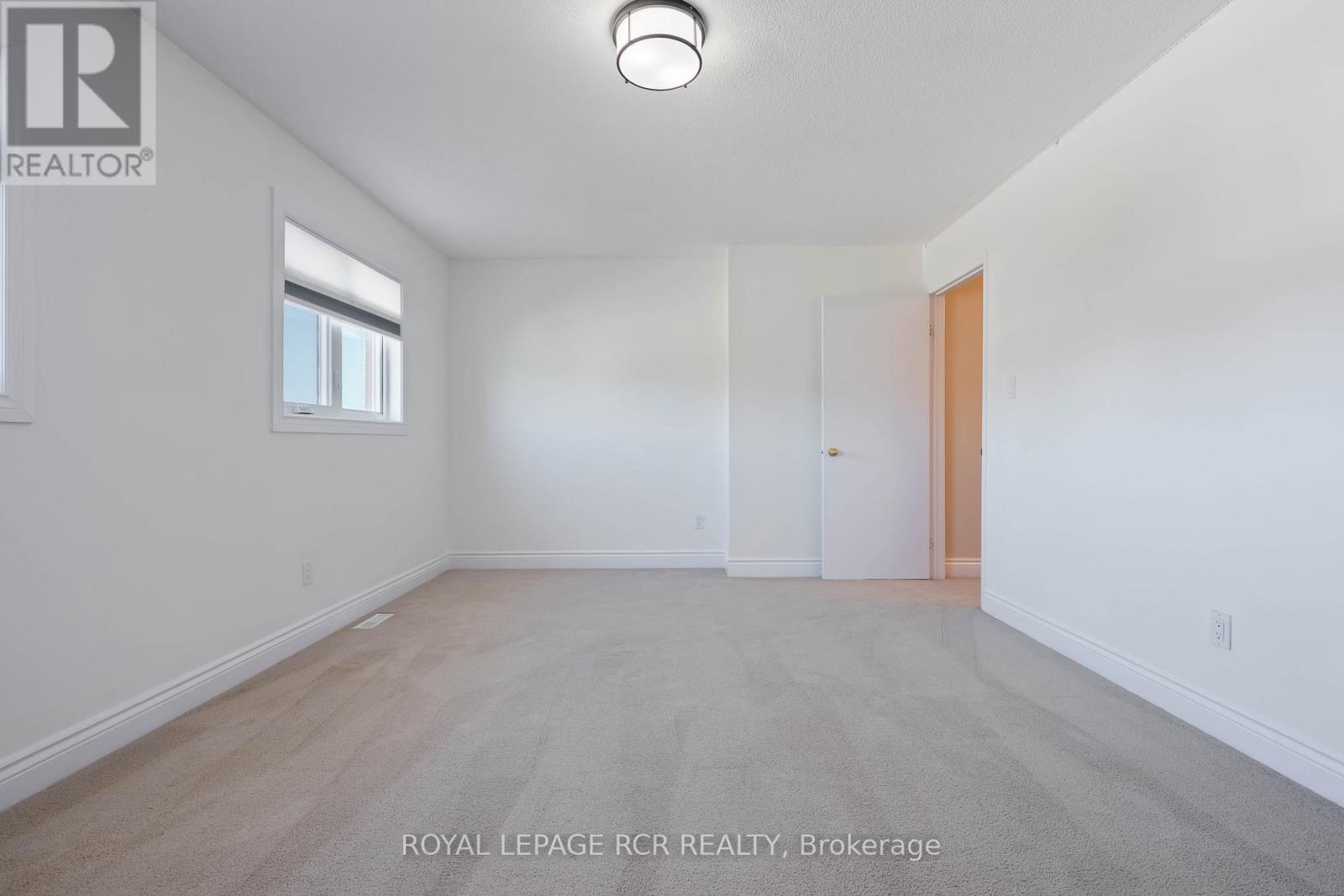 367 MARSHALL CRESCENT - 34