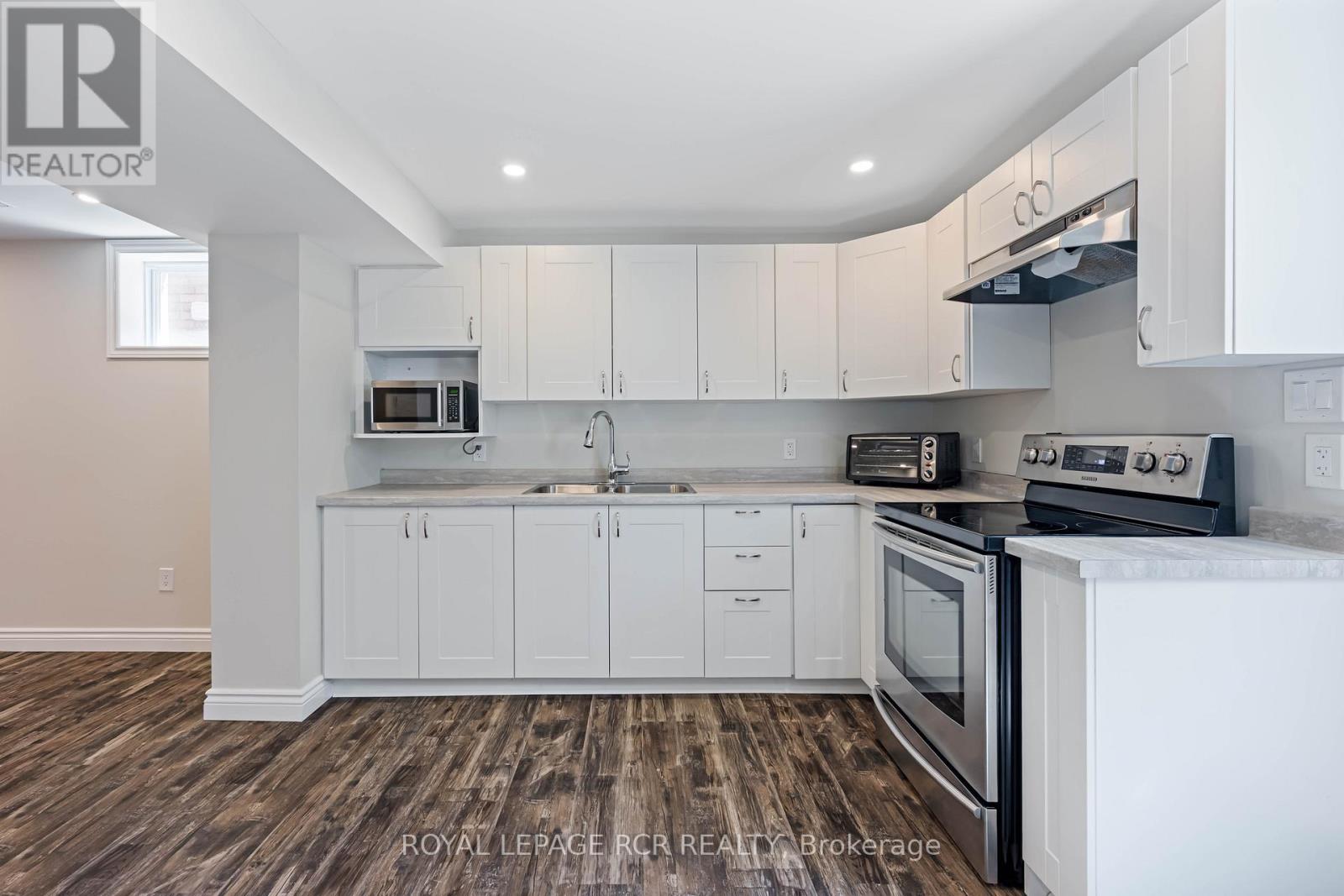 367 MARSHALL CRESCENT - 38